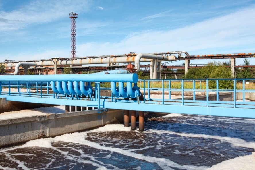 Waste Water dreamstime l 32872980